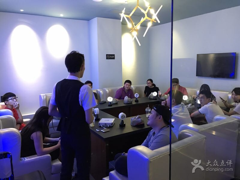 網吧 ，電競館 電競俱樂部